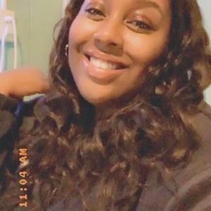 Meet your Posher, Evonnia